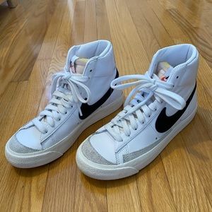 Nike Blazer Mid ‘77 Vintage Shoes (size 4 Mens, size 5.5 Womens)